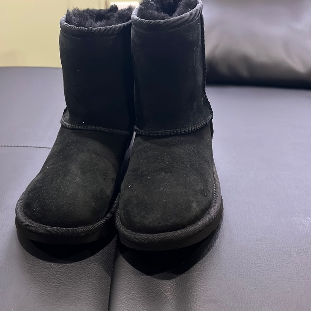 Black Ugg’s little girls
